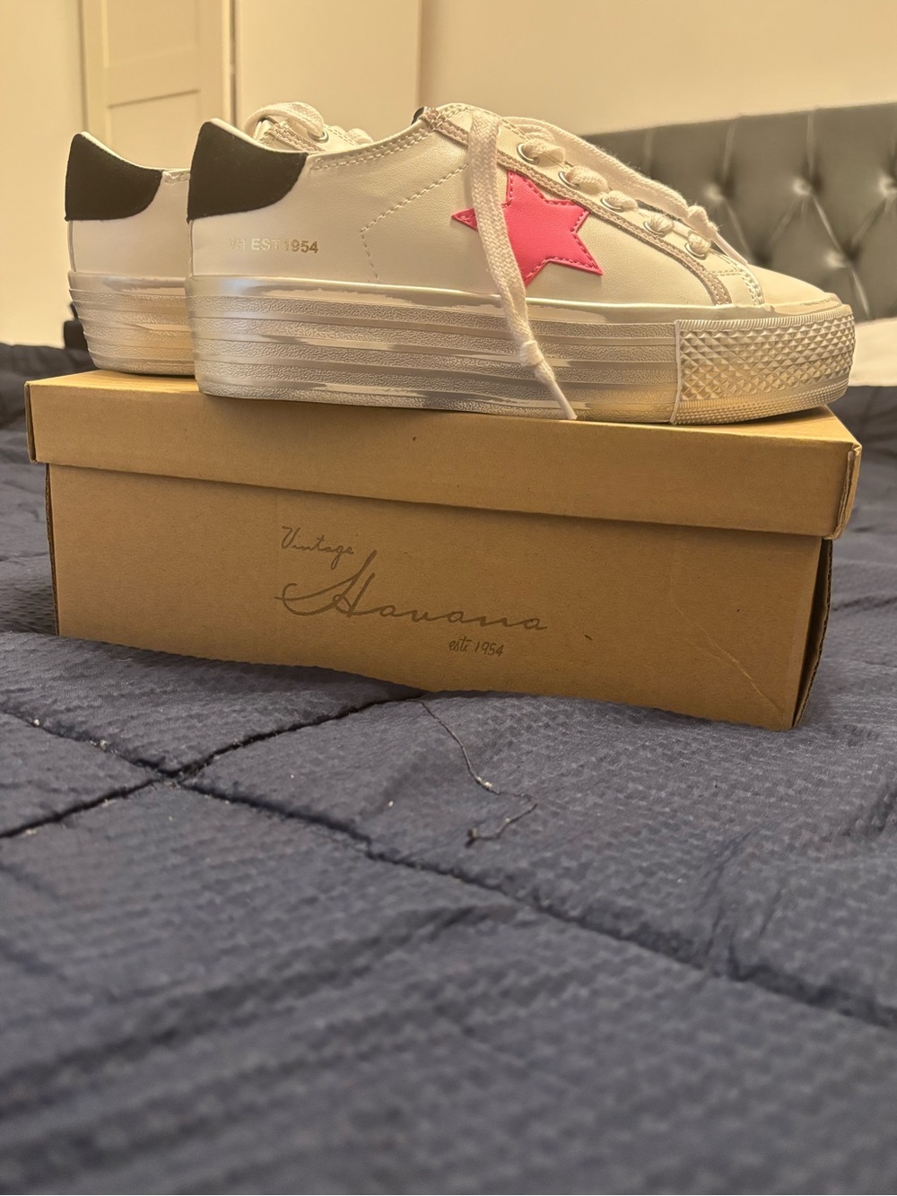 vintage havana Women's Platform Sneaker with Pink Star size 6.5